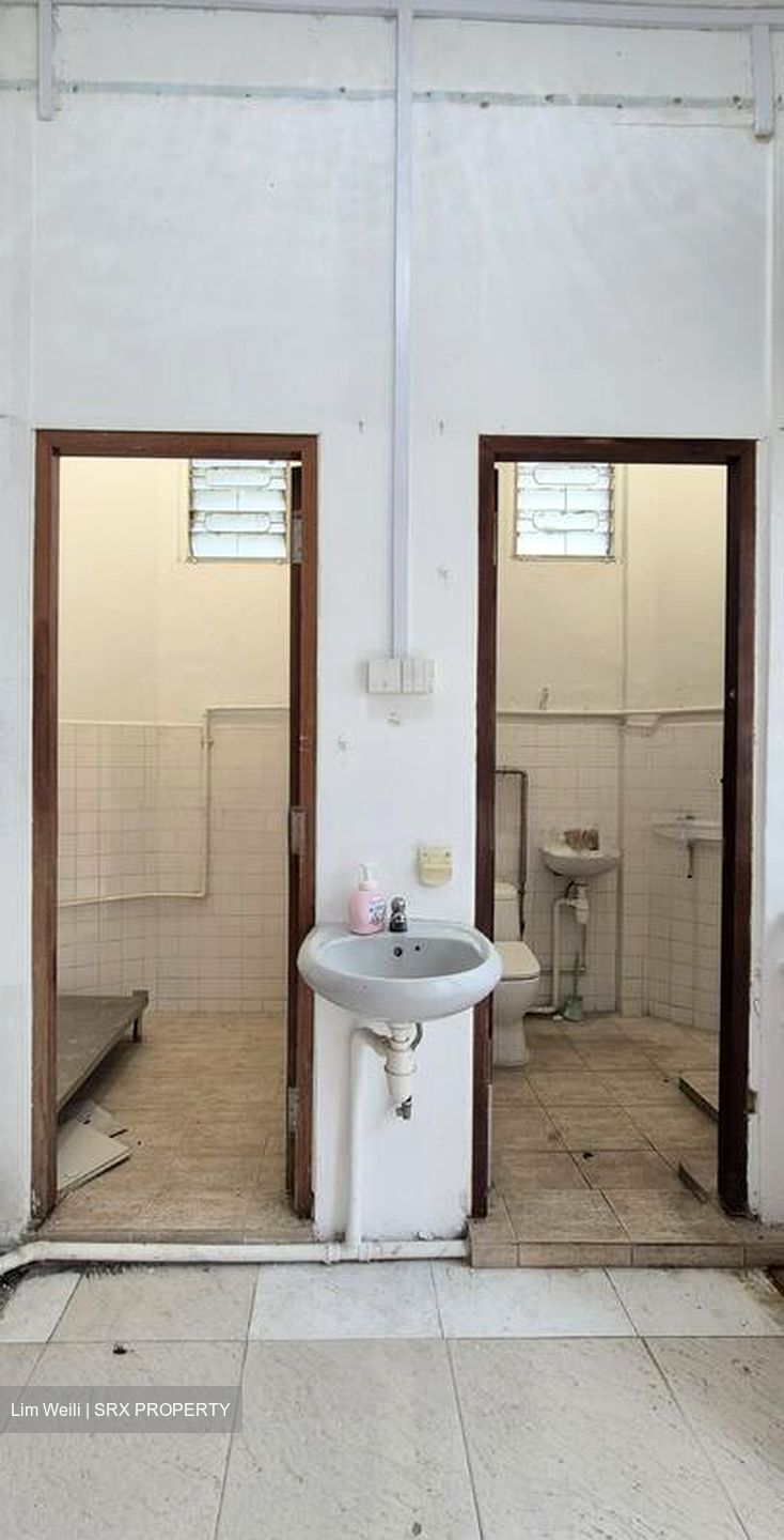 Jurong East Street 24 (D22), Shop House #501157061